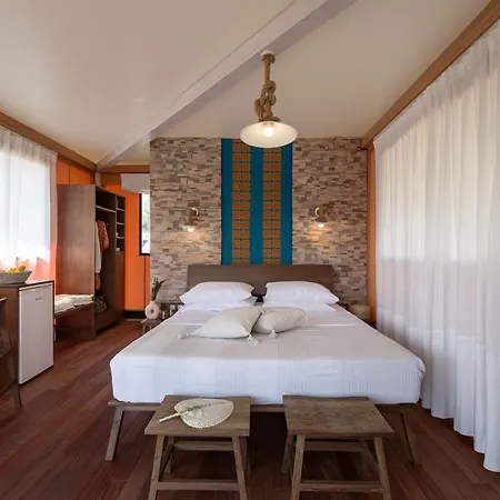 Luxury tent Ihousevillage